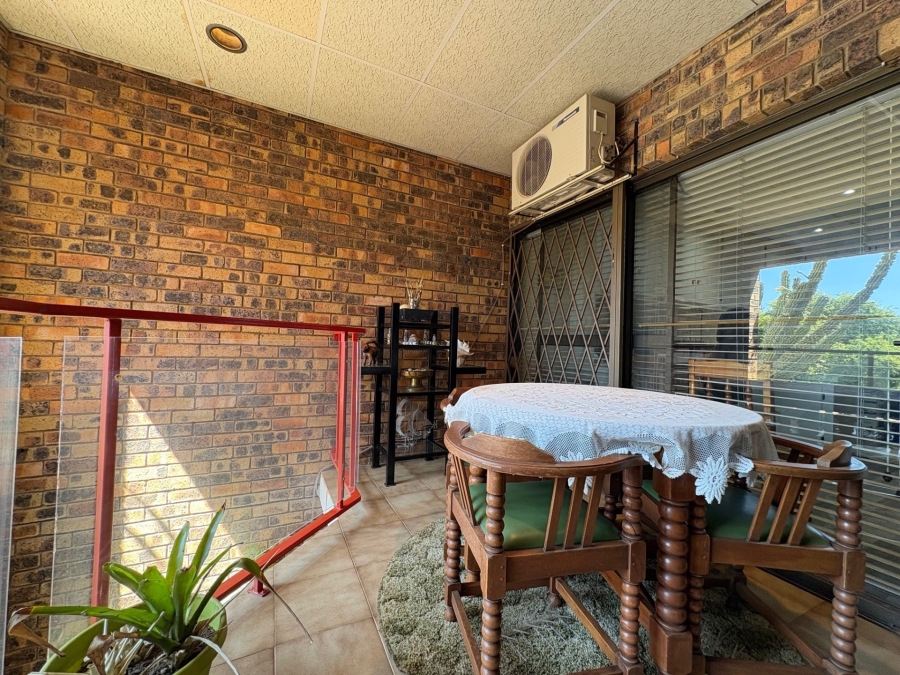 4 Bedroom Property for Sale in Heuwelsig Free State
